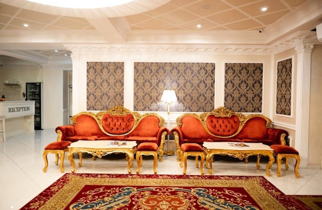 Кортез Хол - івент простір біля НСК Олімпійський