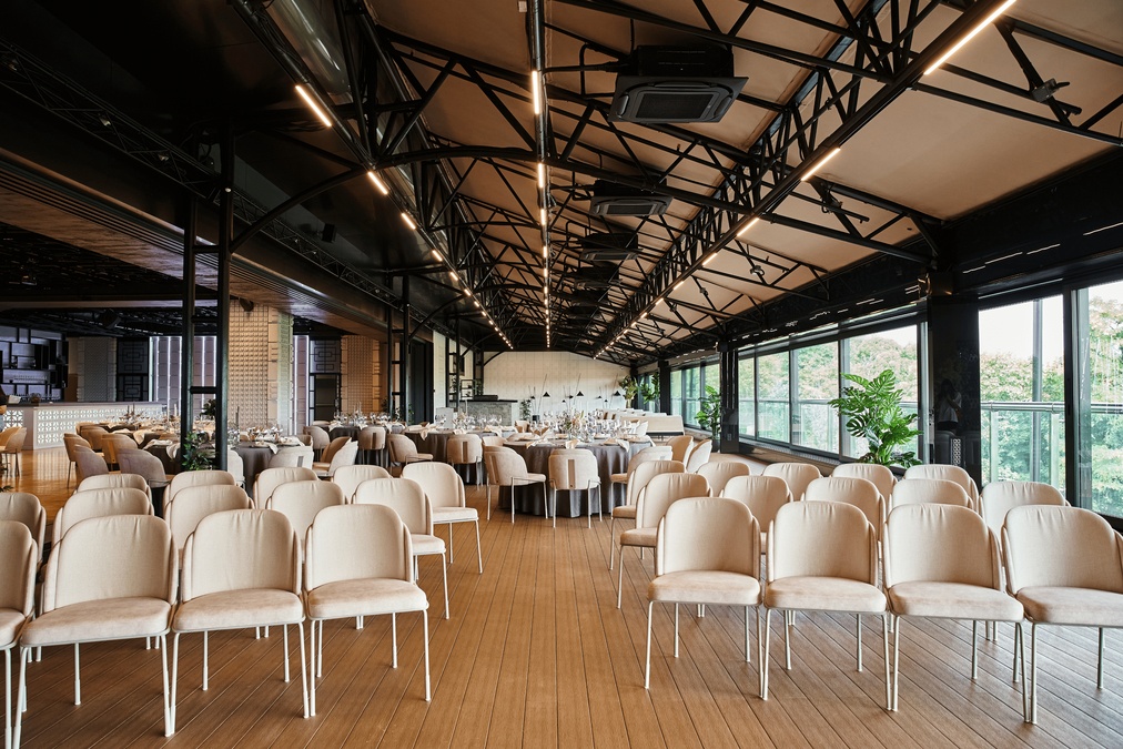 Park Hall — преміальний event-простір з терасою