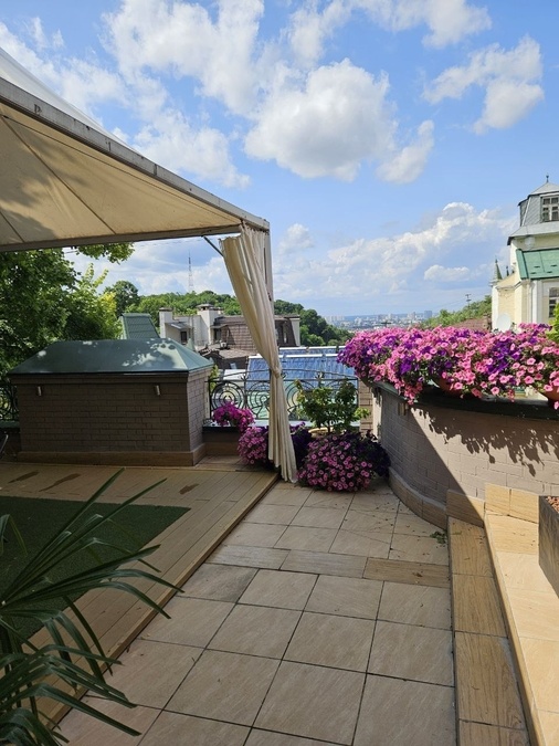 Конференц-зала та тераса "Воздвиженська"