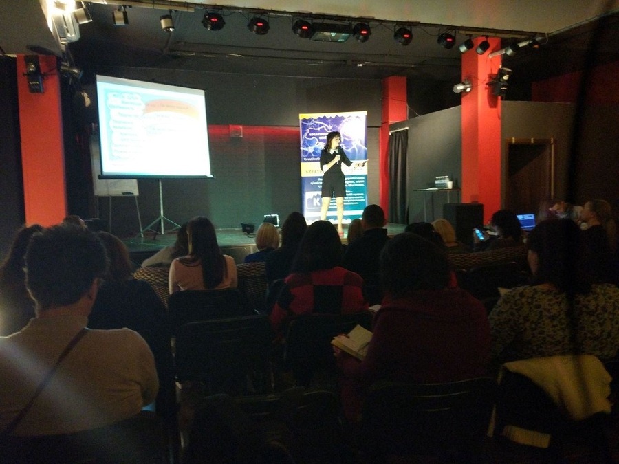 Зал клубу "Точка G"