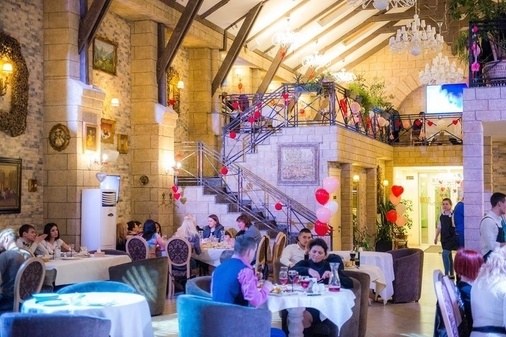 Романтический ресторан "The Дом"