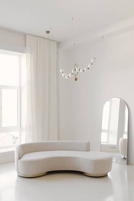 Элегантный и просторный зал Contemp