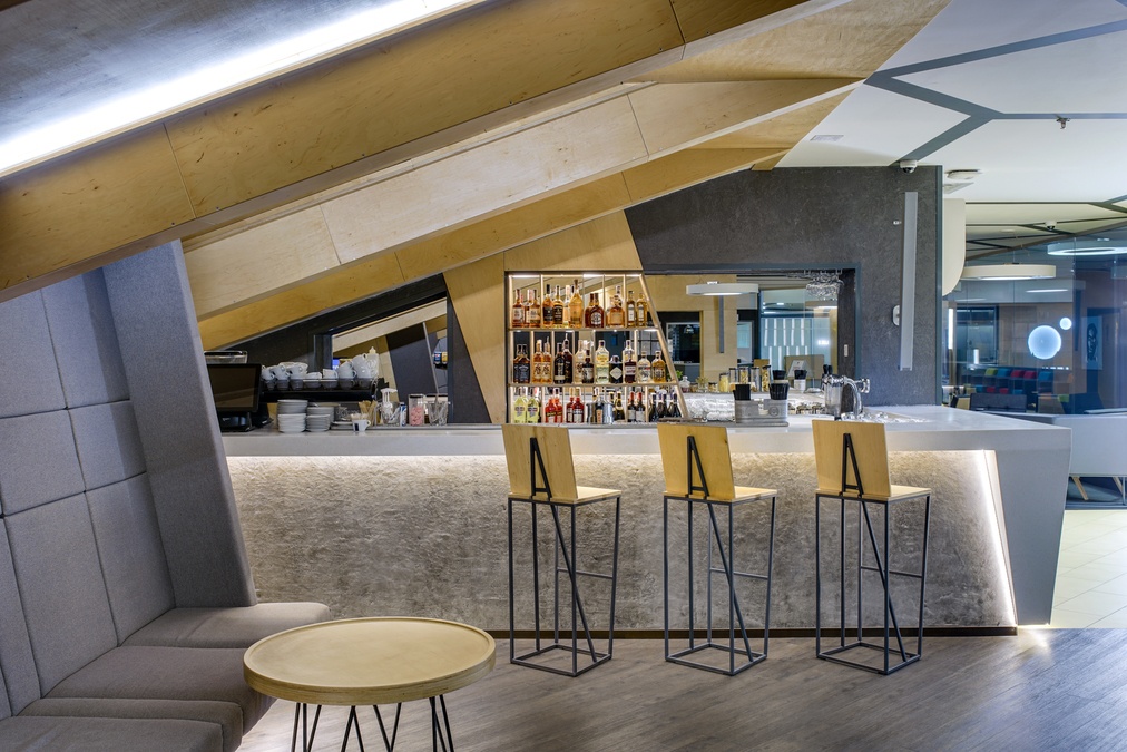 Кіноресторан RELUX від Планета Кіно в Блокбастері