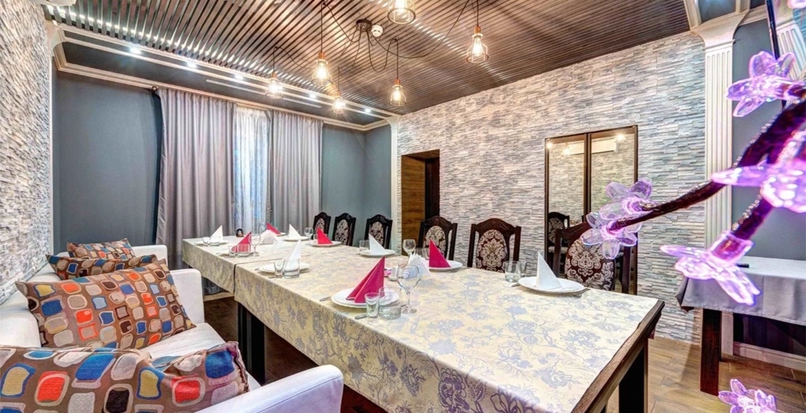 Камінний зал в ресторані Орхан