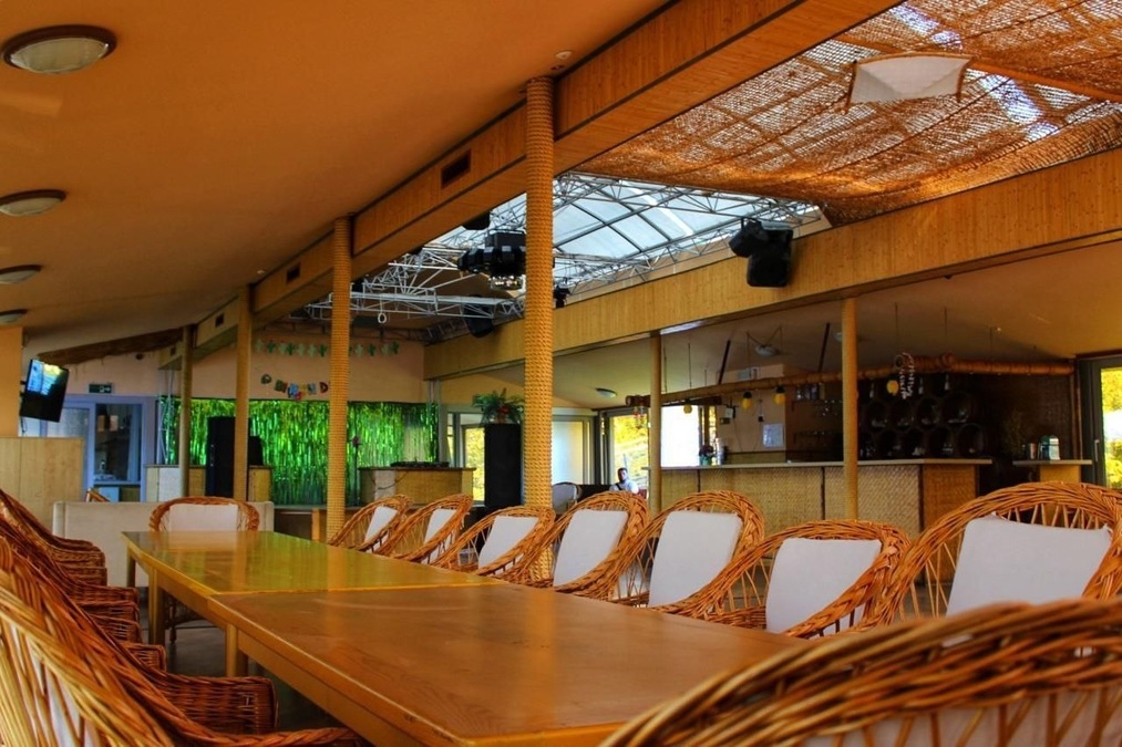 Зала Golden Ship