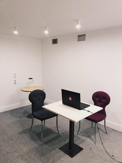 Яскравий дворівневий лофт "Beauty HUB"