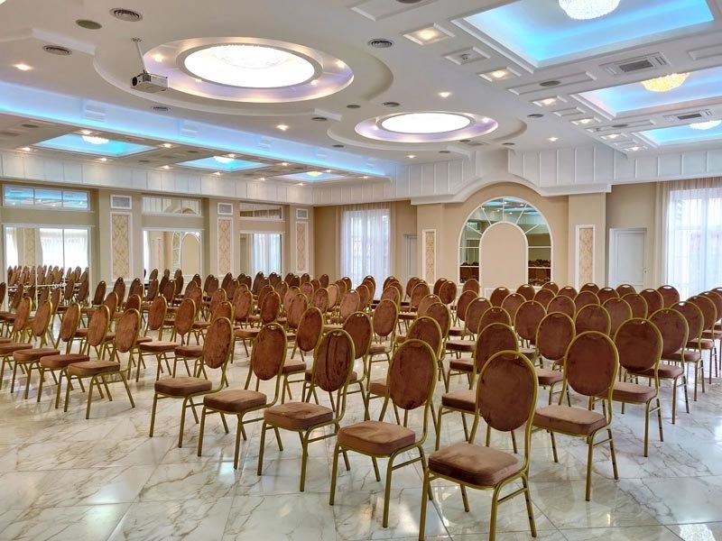 Великий зал «ГРАНД ХОЛ» в готельному комплексі