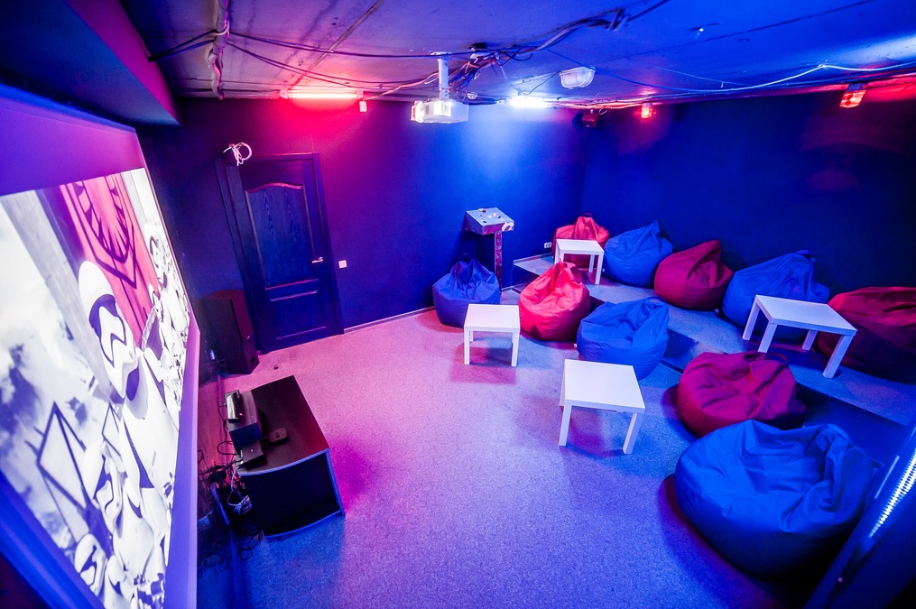 Зал "Siniy" в антікінотеатре на Андріївському