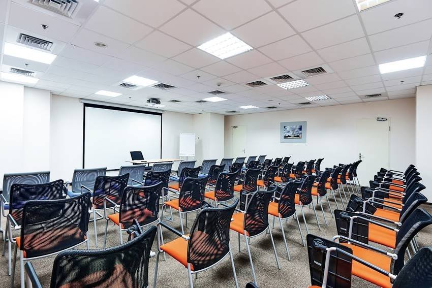 Приятный конференц-зал на Театральной