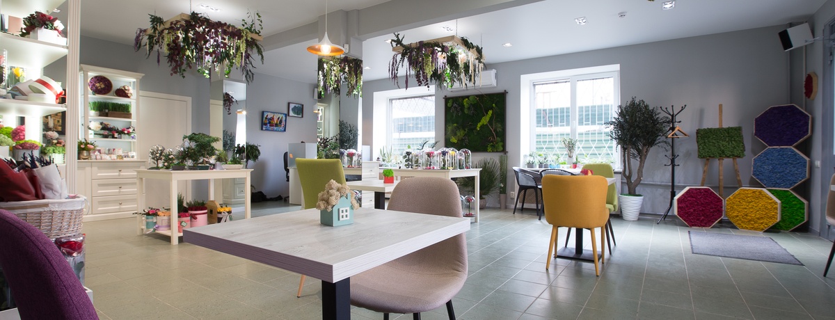 Зал у кафе-бутік "КаваКвіти"