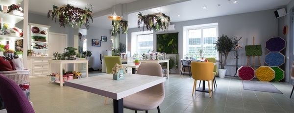 Зал у кафе-бутік "КаваКвіти"