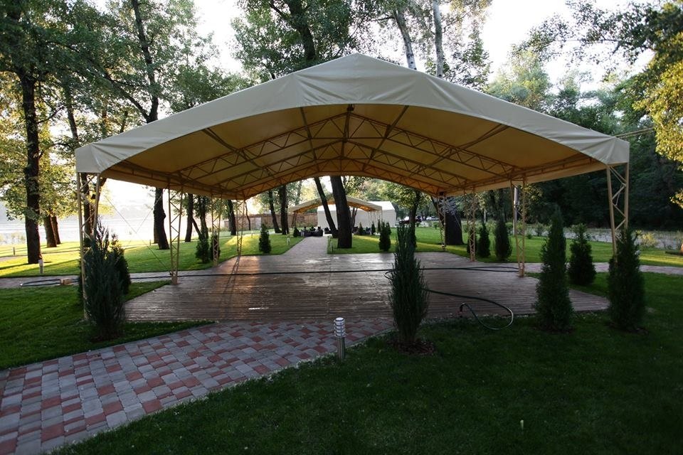 Открытая площадка на берегу Днепра