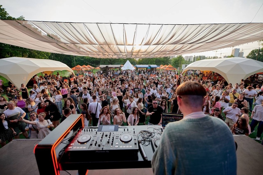 Поляна ВДНГ та Сад гамаків - простір для заходів