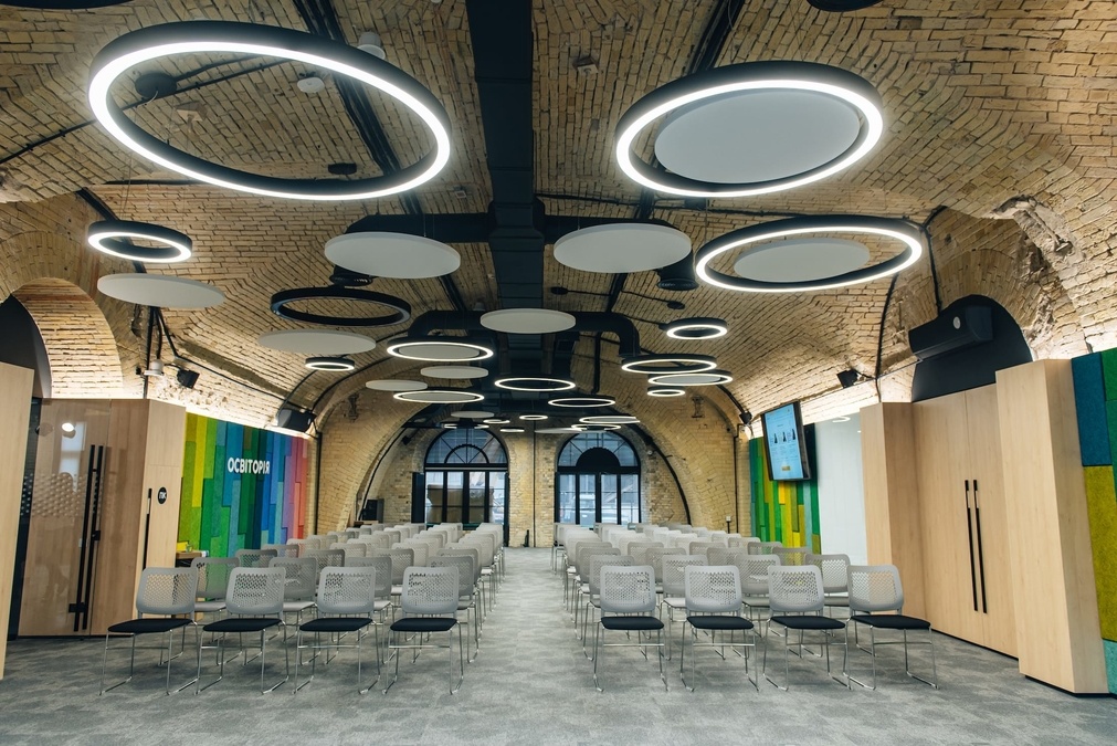 Велика конференц-зала в Освіторія Хаб