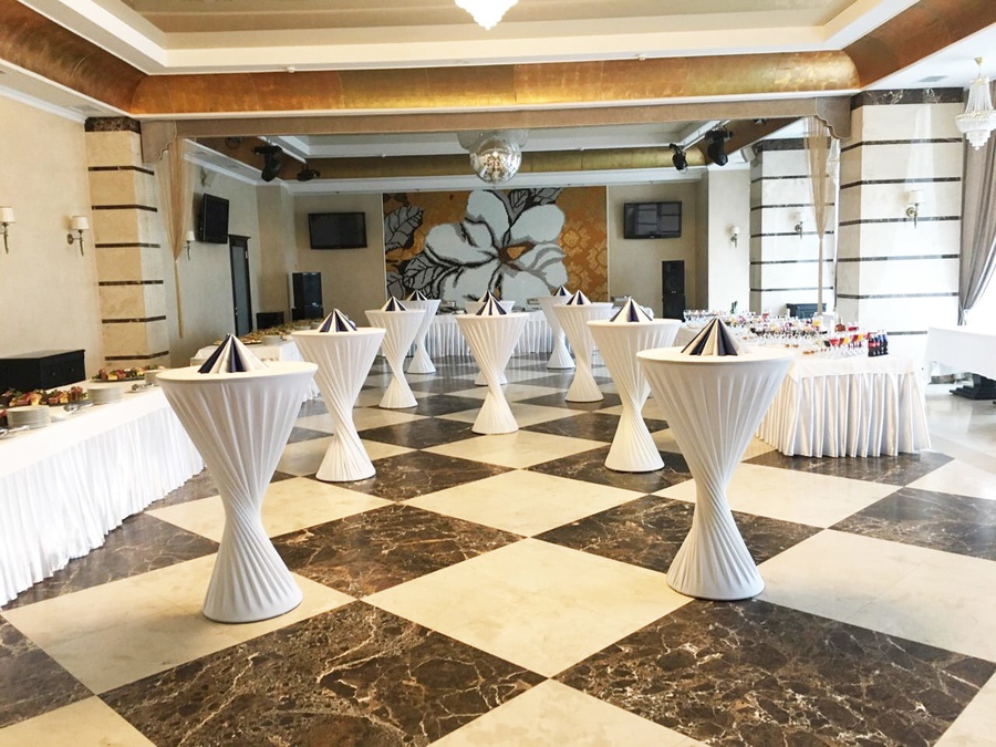 Панорамний ресторан в готелі в центрі Києва 