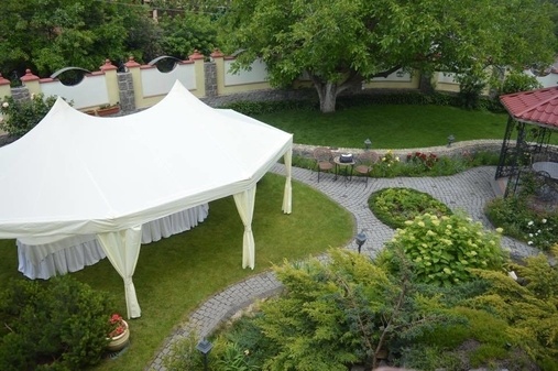 Затишна локація для святкування Oselya