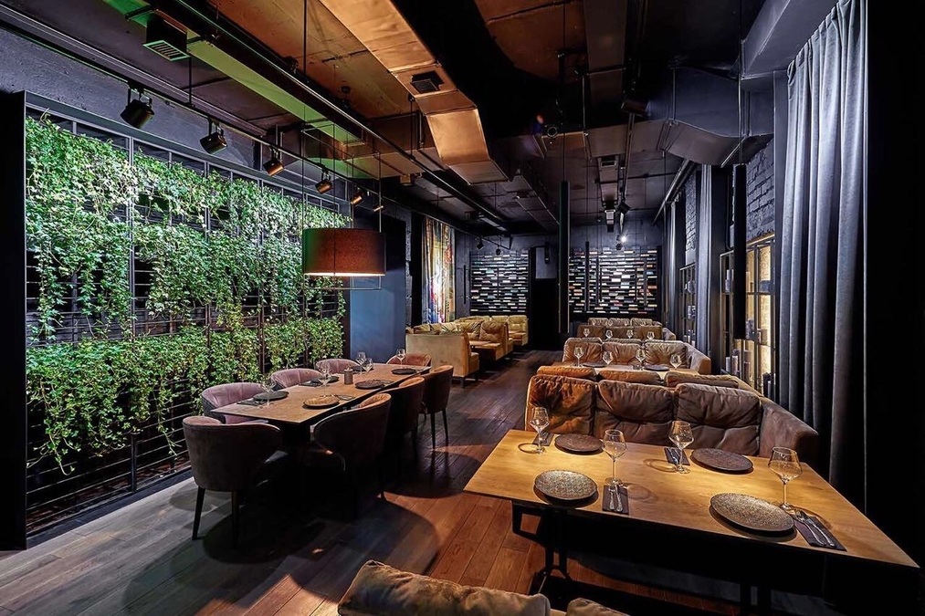 Ресторан Tolstiy&Tonkiy для корпоративів та іншого