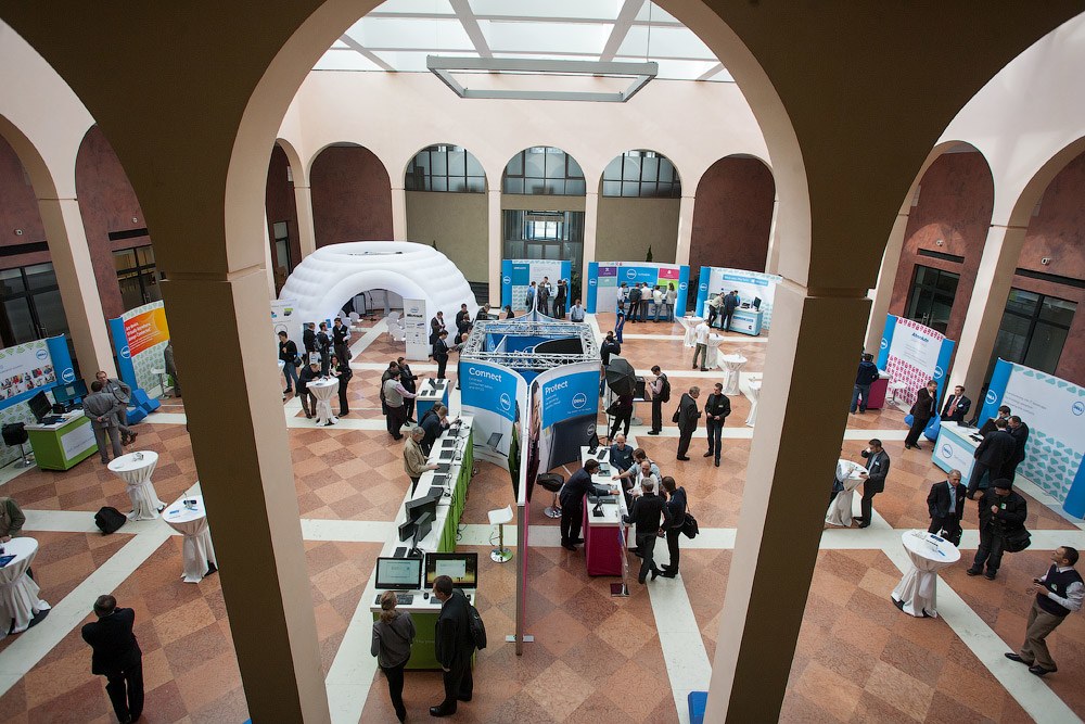 Универсальная локация на НСК "Олимпийский"