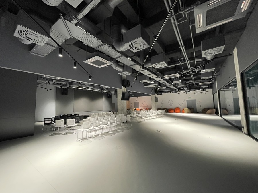 Новий івент-холл поряд із метро