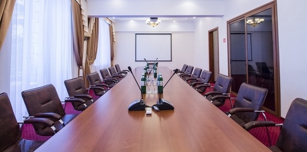Зал для проведения совещаний, переговоров
