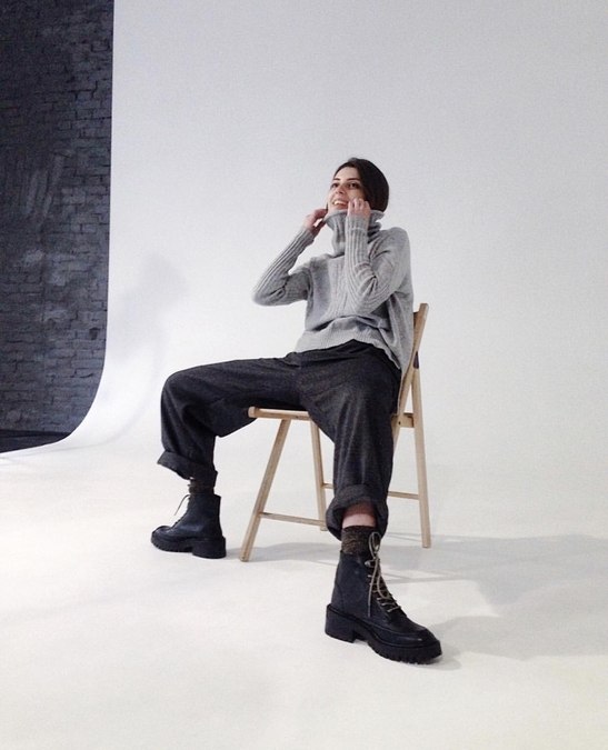 Стильний зал в фотостудії MOZAIK