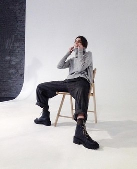 Стильный зал в фотостудии MOZAIK