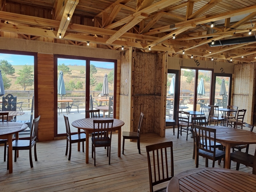 Атмосферна тераса в автентичному стилі