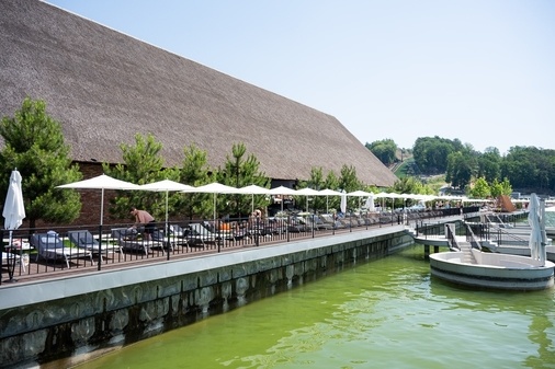 ISLAND BEACH CLUB