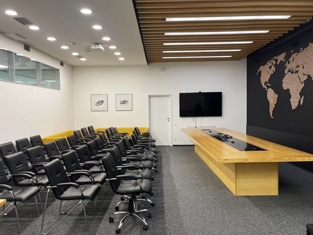 Конференц-зал в бізнес-центрі біля м.Олімпійська