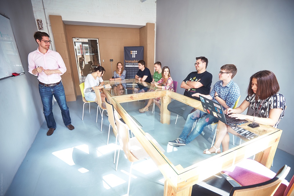 Коворкінг iHUB для роботи та особистого зростання