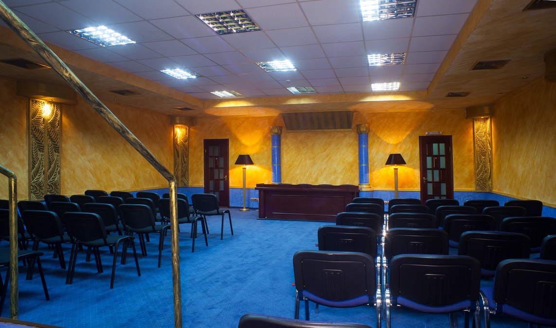 Конференц-зал на Дніпрі від готелю "Faraon"