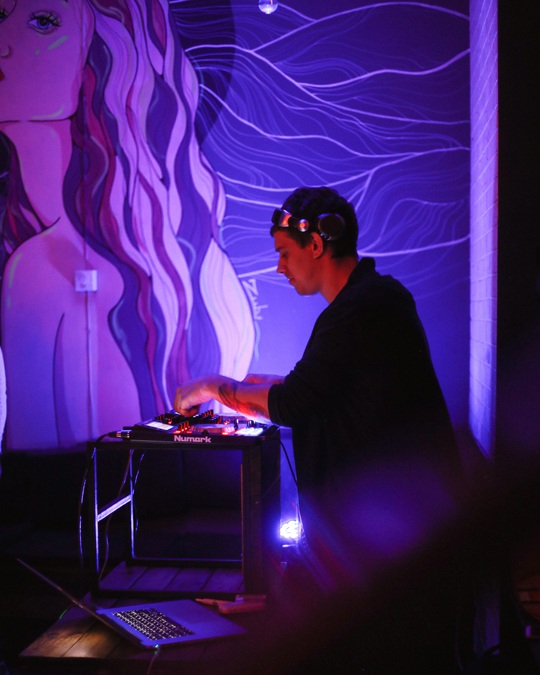 Яркое пространство для вечеринок и других ивентов