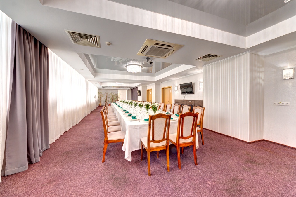 Банкетный зал ресторанного комплекса Terra-Nova