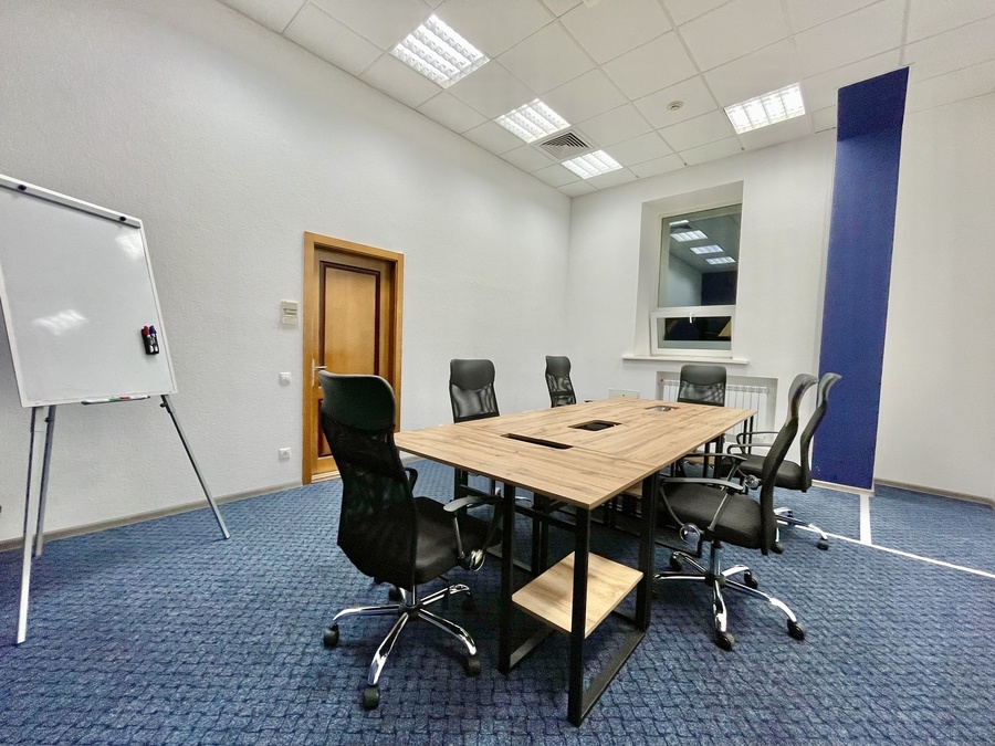 Кімната для переговорів у центрі Києва