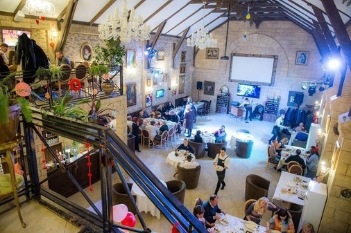 Романтический ресторан "The Дом"