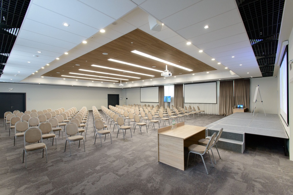 Сучасний зал Рімо від Favor Pаrk Hotel