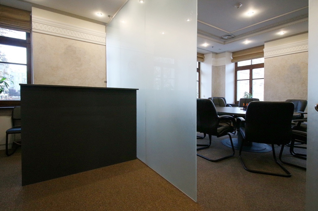 Переговорна кімната в бізнес-центрі "Леонардо"