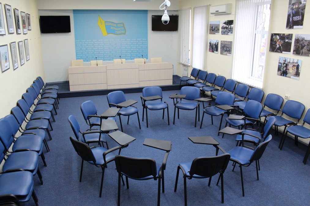 Классический медиа центр на Крещатике