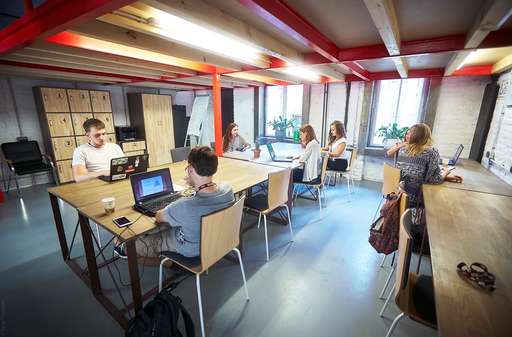  Івент-зал в центрі Львова - iHUB Lviv