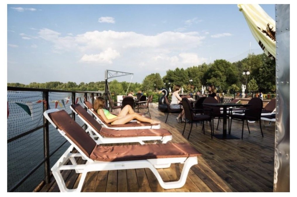 Івент-майданчик на теплоході BARZHA