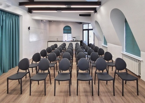 Новий сучасний зал на Воздвиженці