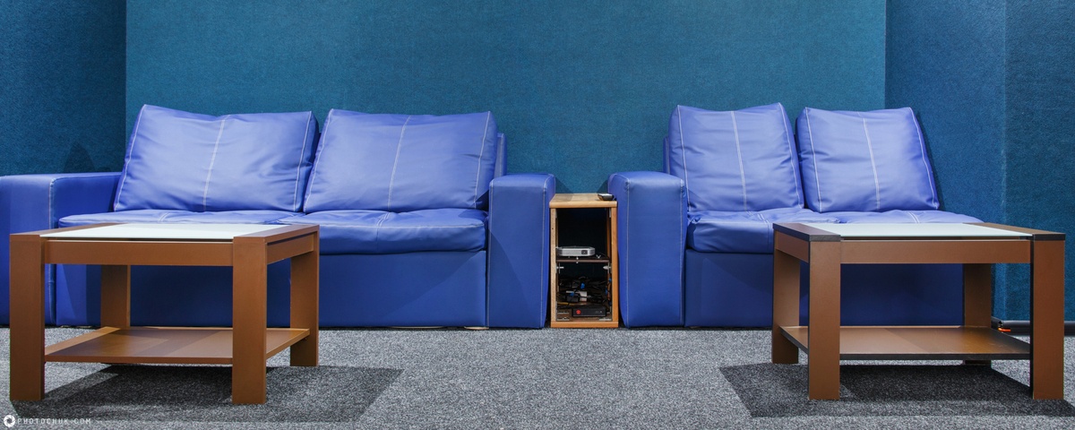 Невеликий зал для відпочинку Indigo