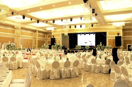 Menorah Ball Room від Menorah Center