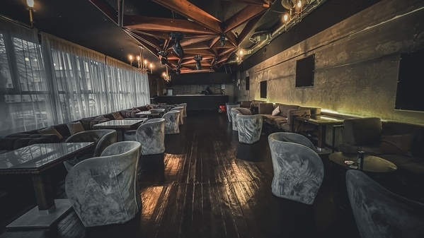 Heaven_Space — локация с террасой и бомбоубежищем