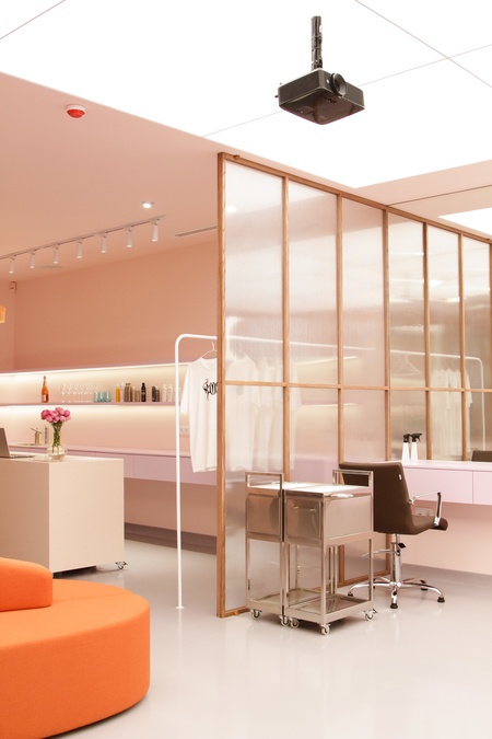 Парикмахерская - лекториум для закрытых ивентов