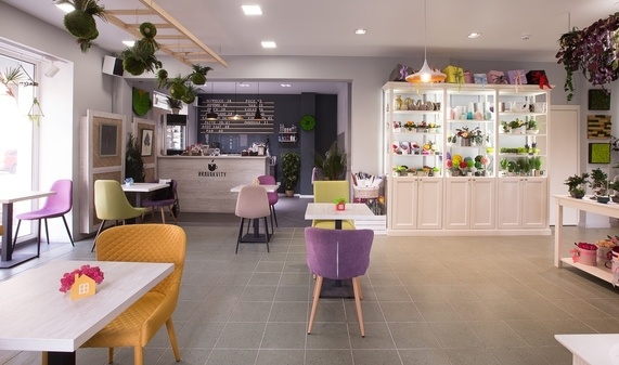 Зал у кафе-бутік "КаваКвіти"