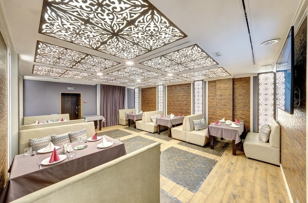 Средний зал в ресторане Орхан