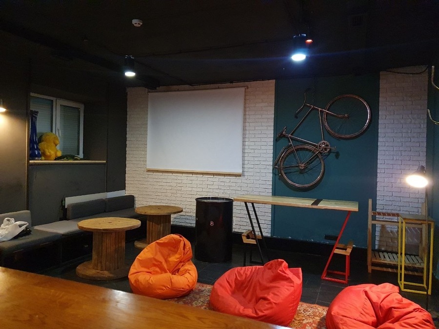 Локація-бар на Подолі