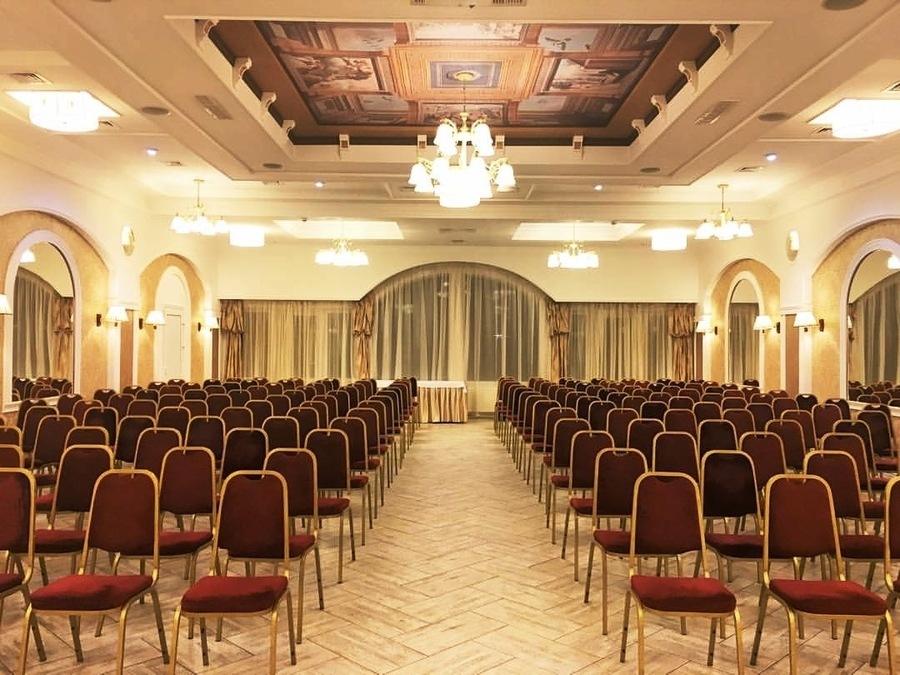 Конференц-зал  в классическом стиле