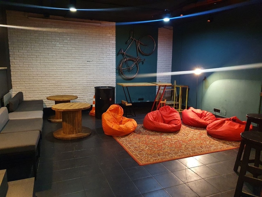 Локація-бар на Подолі